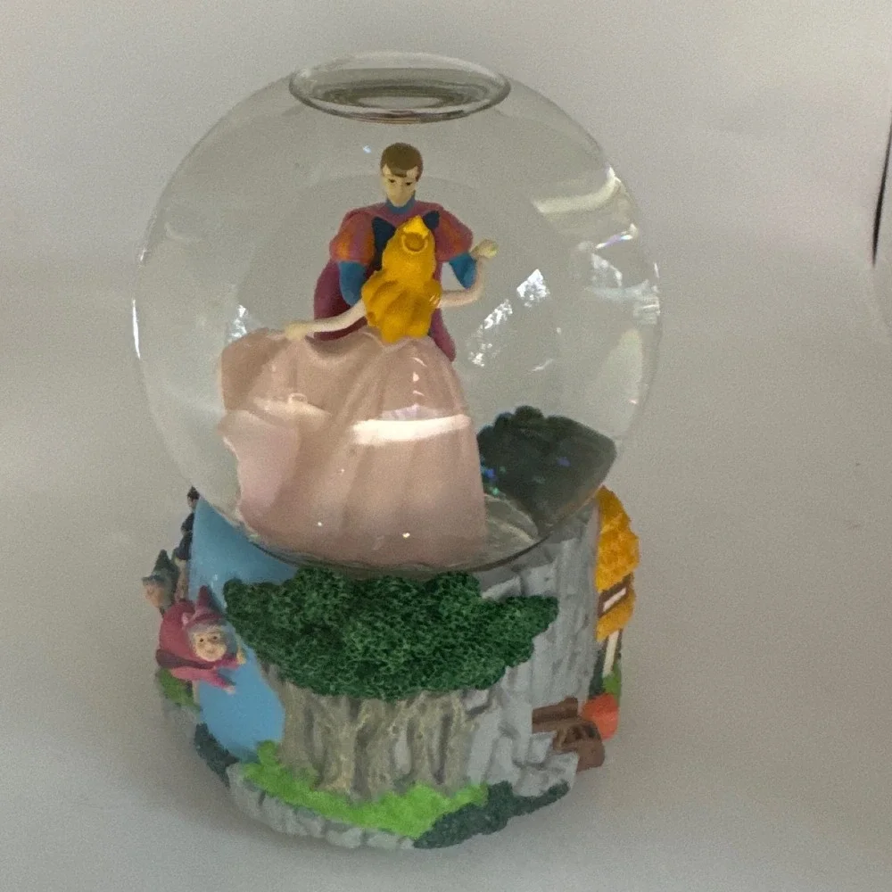 Disney Enesco Sleeping Beauty Musical Snow Globe Aurora Prince Phillip 6